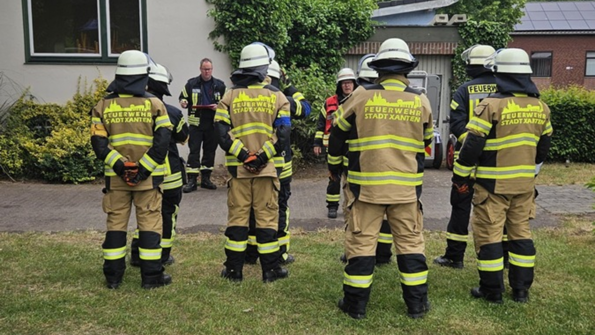 FW Alpen: Interkommunaler Grundlehrgang erfolgreich absolviert - Foto: presseportal.de