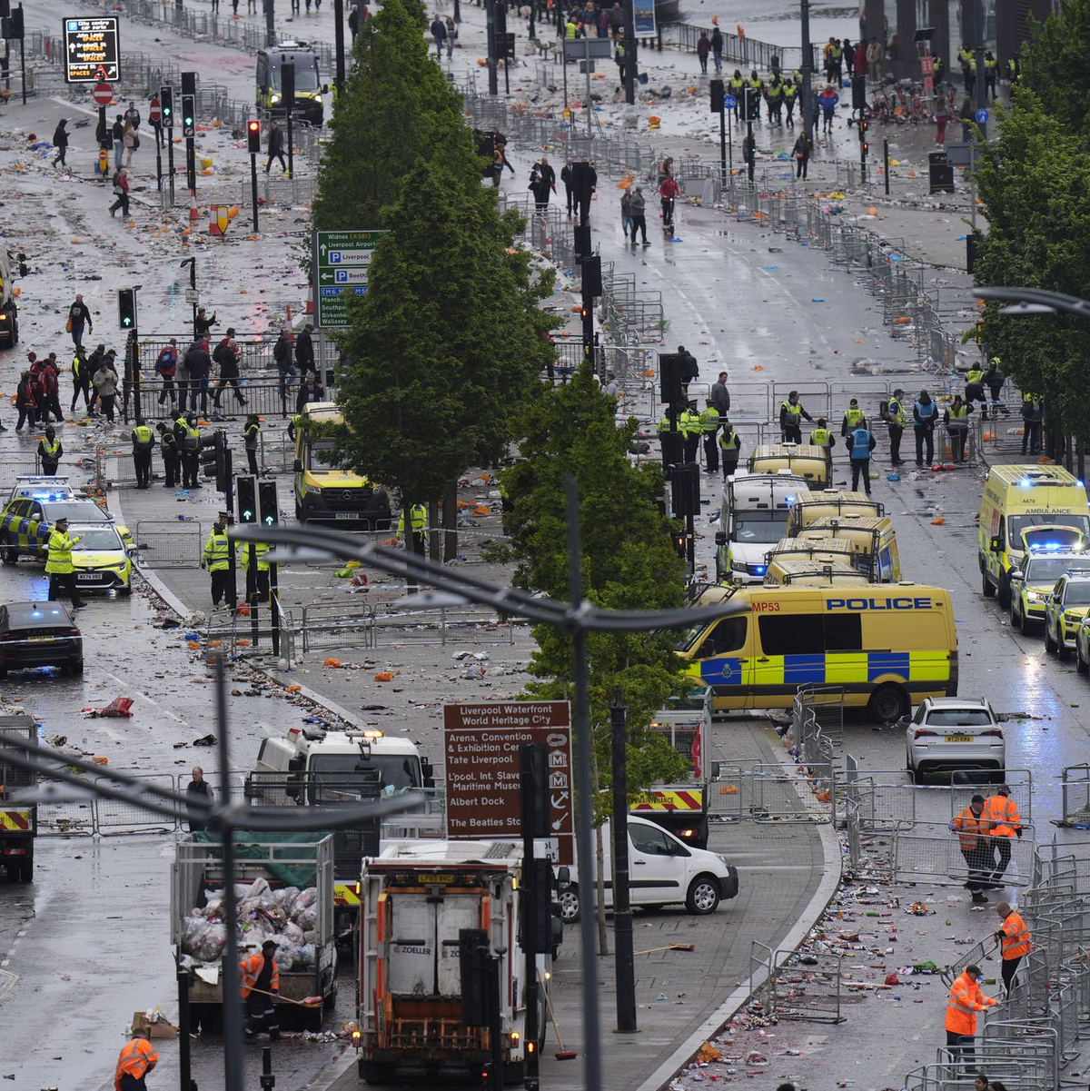 Mehrere Menschen werden weiterhin im Krankenhaus behandelt. - Foto: Danny Lawson/PA Wire/dpa