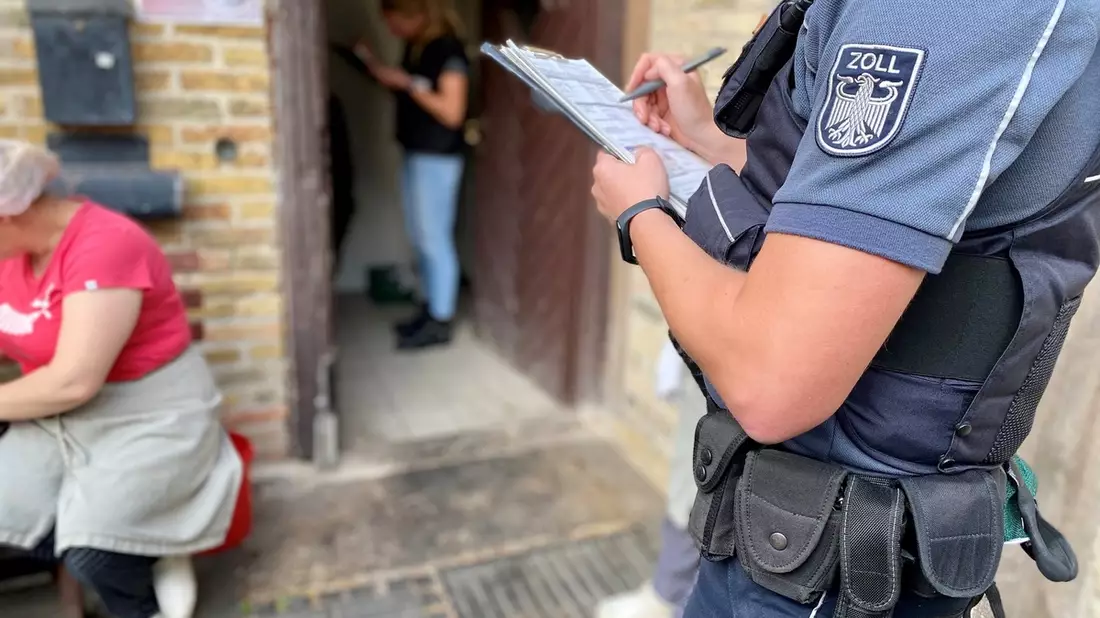 HZA-MS: Schwarzarbeit und illegale Beschäftigung im Kreis Steinfurt / Zoll kontrolliert Gastrounternehmen und wird fast überall fündig - Bild: presseportal.de