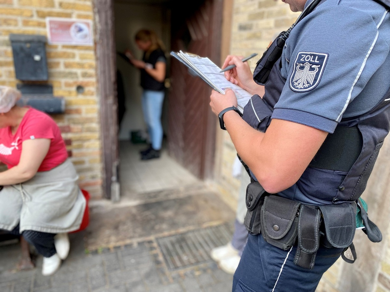 HZA-MS: Schwarzarbeit und illegale Beschäftigung im Kreis Steinfurt / Zoll kontrolliert Gastrounternehmen und wird fast überall fündig - Foto: presseportal.de