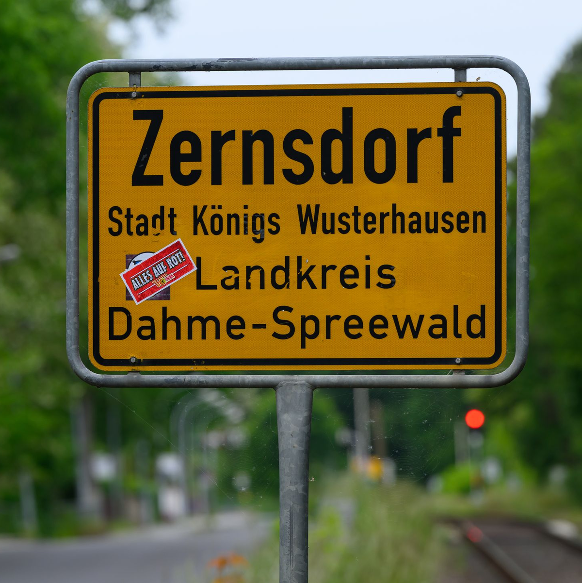 Der Einsatz fand im Stadtteil Zernsdorf statt. - Foto: Patrick Pleul/dpa