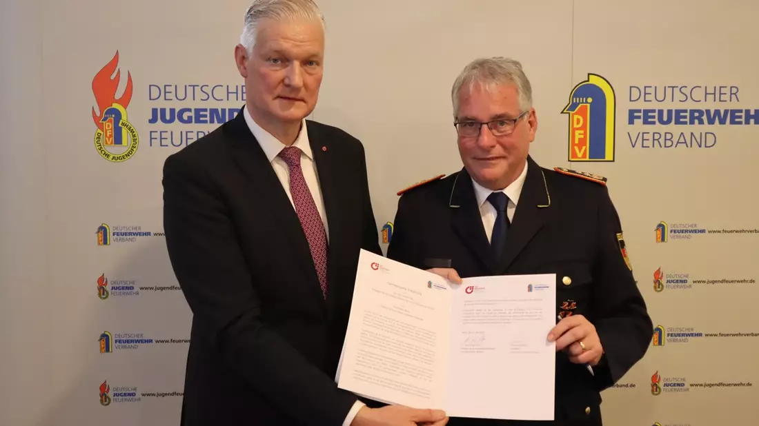 Gemeinsam stark: Feuerwehr und deutscher Mittelstand / Deutscher Feuerwehrverband und der Bundesverband der mittelständischen Wirtschaft (Der Mittelstand. BVMW) wollen noch enger zusammenarbeiten - Bild: presseportal.de