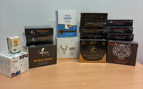 HZA-D: Zoll Düsseldorf findet erhebliche Menge an verschiedensten Potenzmittel bei Reisendem - Foto: presseportal.de HZA-D: Zoll Düsseldorf findet erhebliche Menge an verschiedensten Potenzmittel bei Reisendem - Foto: presseportal.de