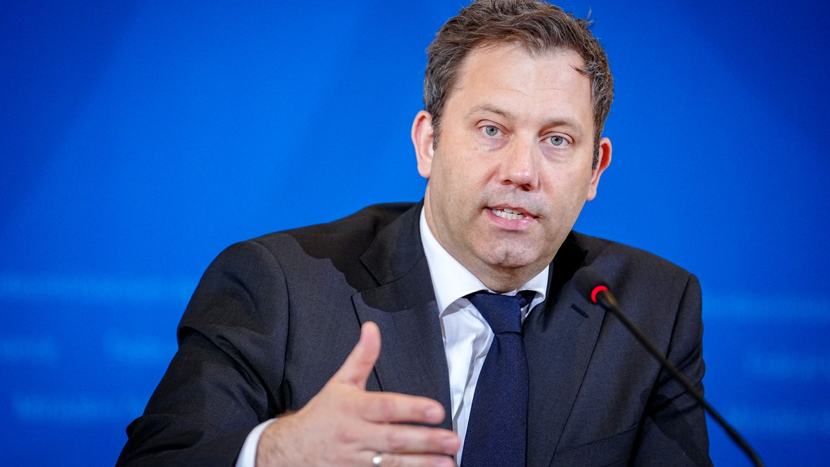 Klingbeil will Investitionen stark erhöhen. (Archivbild) - Foto: Kay Nietfeld/dpa