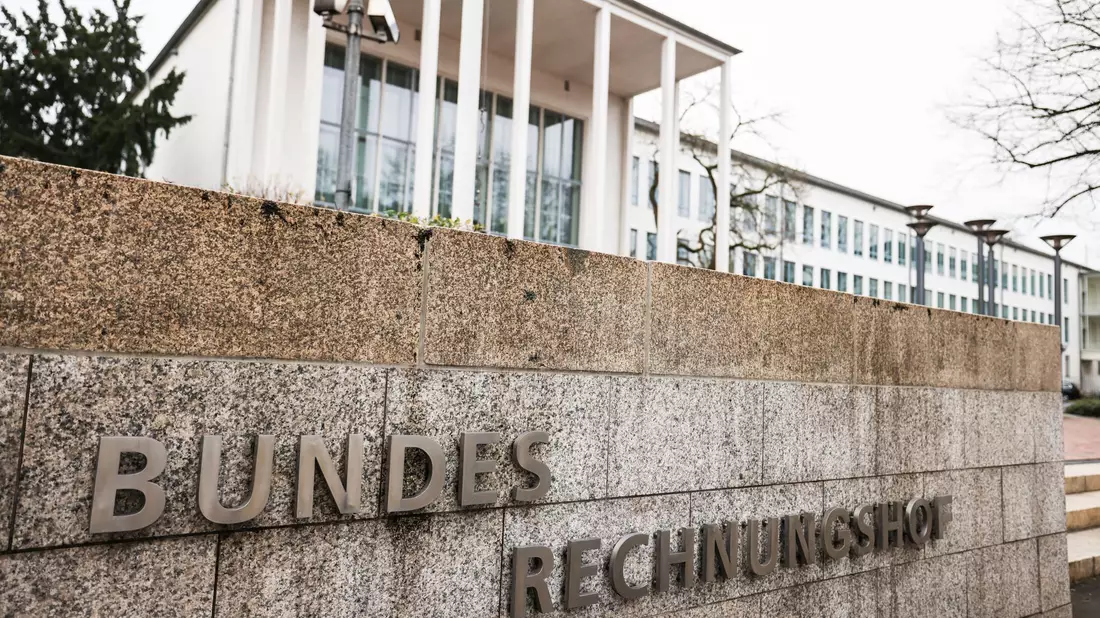 Der Bundesrechnungshof übt deutliche Kritik an Klingbeils Haushalt. (Archivbild) - Bild: Oliver Berg/dpa