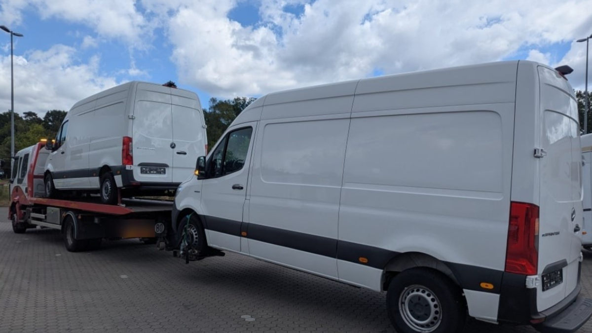 POL-ROW: ++ Polizei stoppt gefährliche Fahrt: Mit 1,3 Promille und 40-Tonner auf der Autobahn ++ Gefährliches Abschleppmanöver in Richtung Frankreich ++ - Foto: presseportal.de