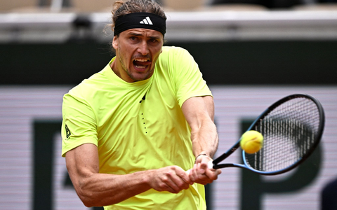 Daniel Altmaier steht bei den French Open im Achtelfinale. - Foto: Julien De Rosa/AFP/dpa