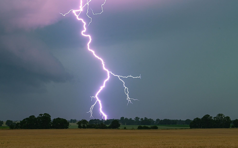 Am Mittwoch werden Gewitter in Deutschland erwartet. (Symbolbild) - Foto: Patrick Pleul/dpa