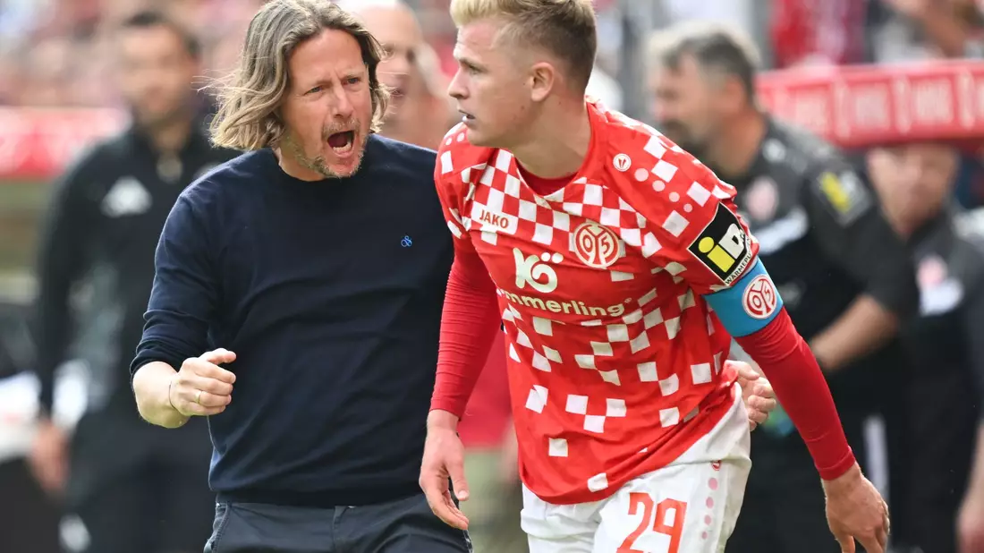 Jonathan Burkardt (rechts) wurde für die Nationalmannschaft nachnominiert - Bild: Arne Dedert/dpa