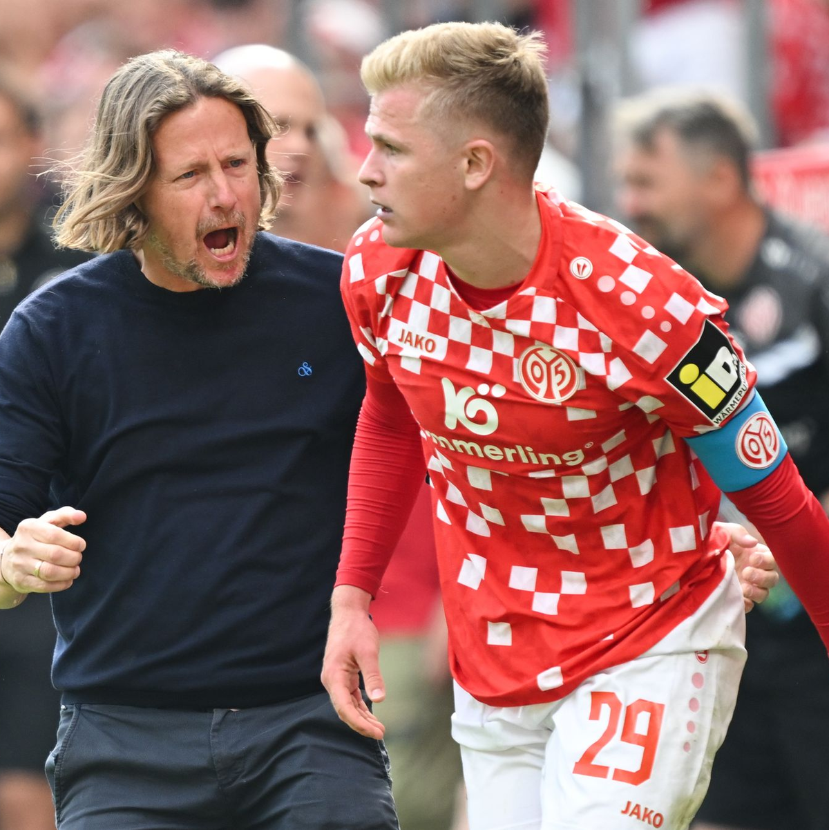 Jonathan Burkardt (rechts) wurde für die Nationalmannschaft nachnominiert - Foto: Arne Dedert/dpa