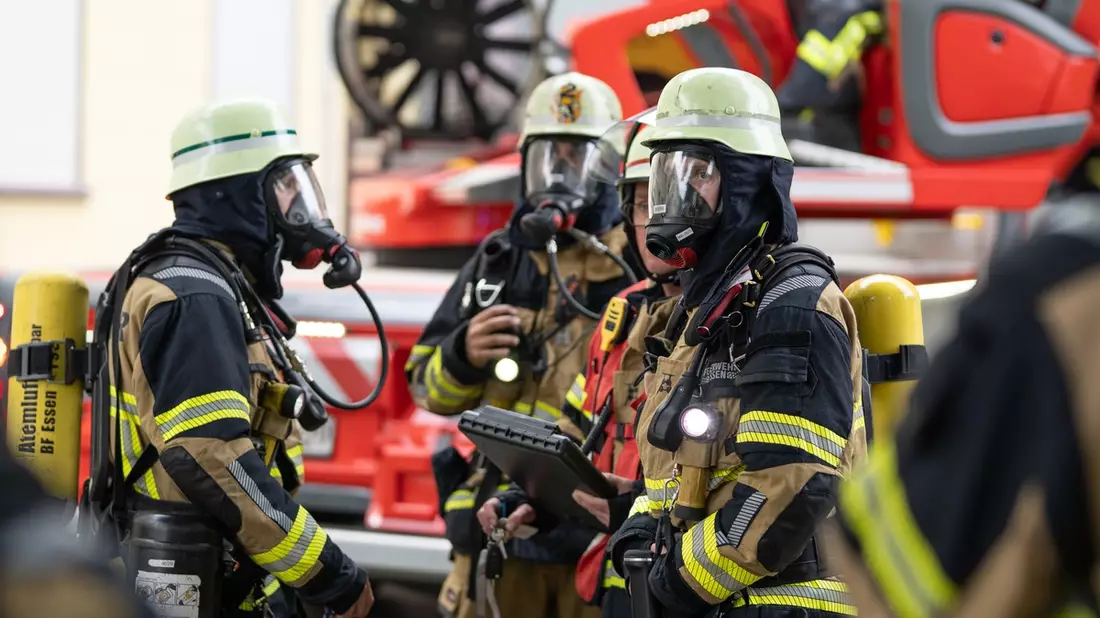 FW-E: Kellerbrand in Bochold - Feuerwehr verhindert Ausbreitung auf Wohnbereiche - Bild: presseportal.de