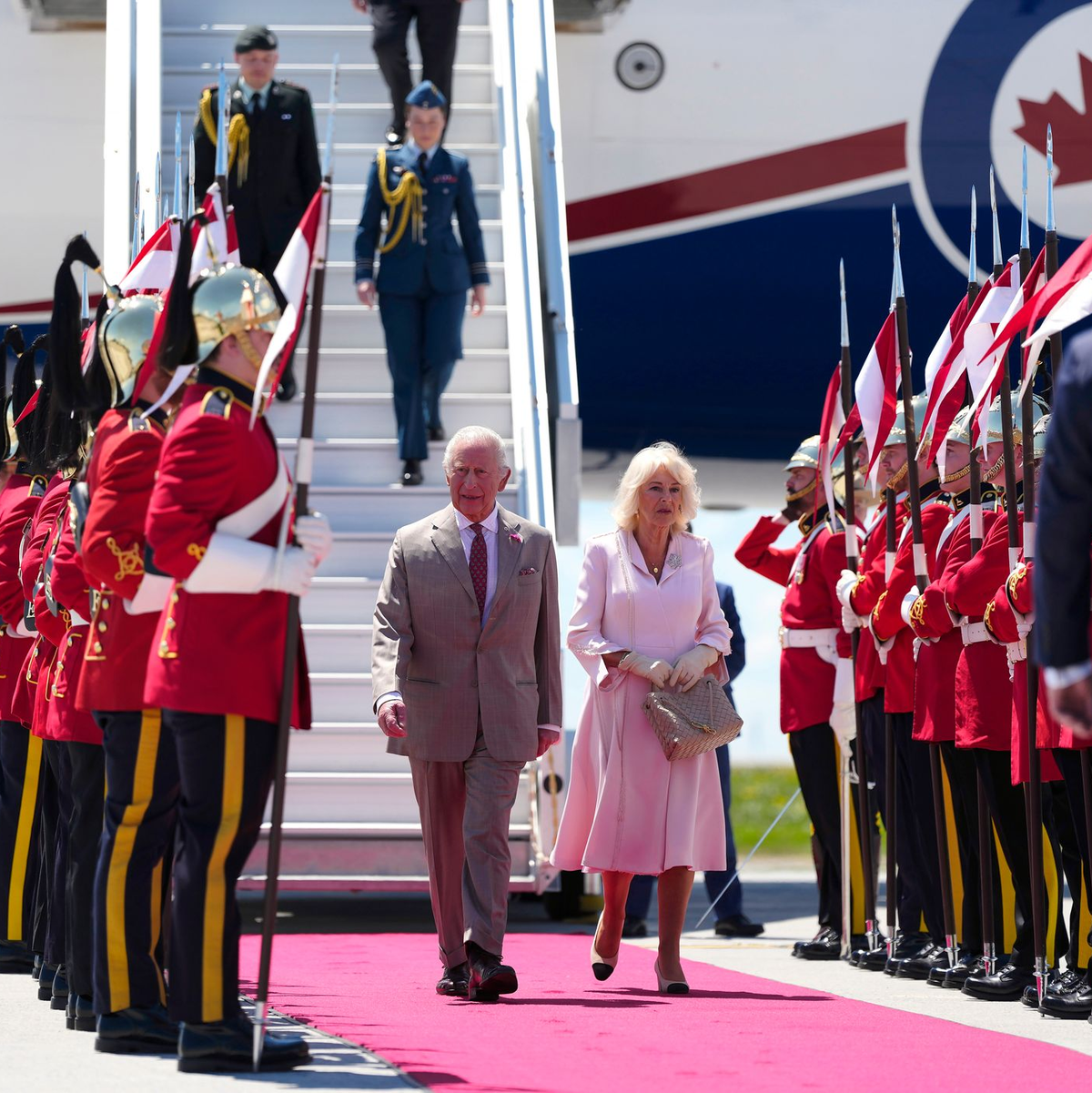 König Charles III. war während der Tat zu Besuch in Kanada. - Foto: Justin Tang/The Canadian Press/dpa