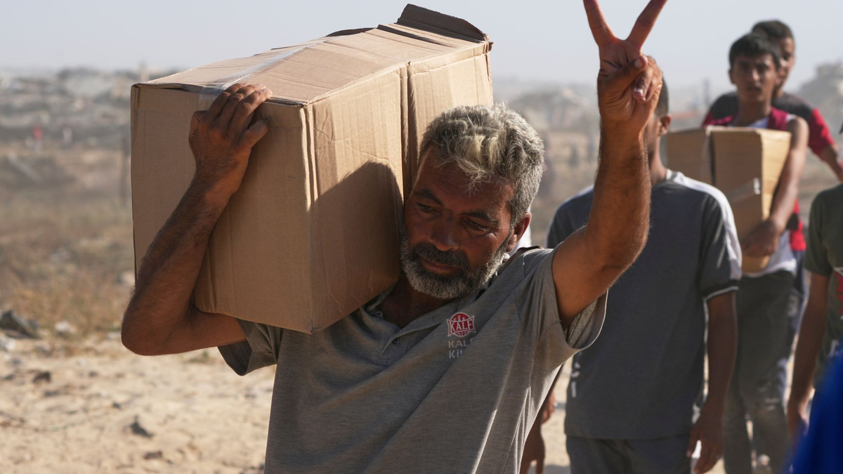 Viele Menschen in dem Küstengebiet sind völlig ausgemergelt. - Foto: Abdel Kareem Hana/AP/dpa