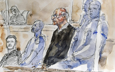 Der angeklagte Chirurg richtet sich auf eine lange Haftstrafe ein. (Archivbild) - Foto: Benoit Peyrucq/AFP/dpa