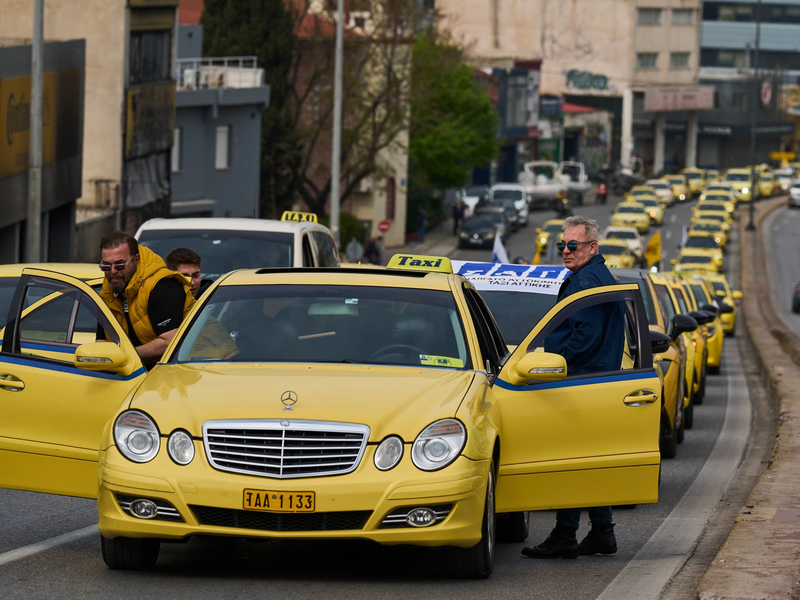 Zwei Tage lang keine Taxis in Athen - für Touristen und Einheimische ein großes Problem. (Archivbild) - Foto: Petros Giannakouris/AP/dpa