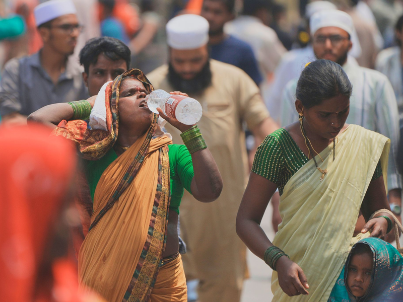 Experten erwarten, dass auch die kommenden Jahre warm werden - das bleibt nicht ohne Folgen. (Archivbild) - Foto: Mahesh Kumar A./AP/dpa