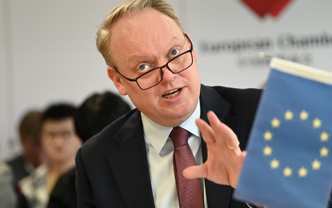 EU-Handelskammerpräsident Eskelund kritisierte den Antragsprozess den Export seltener Erden. (Archivbild)  - Foto: Johannes Neudecker/dpa