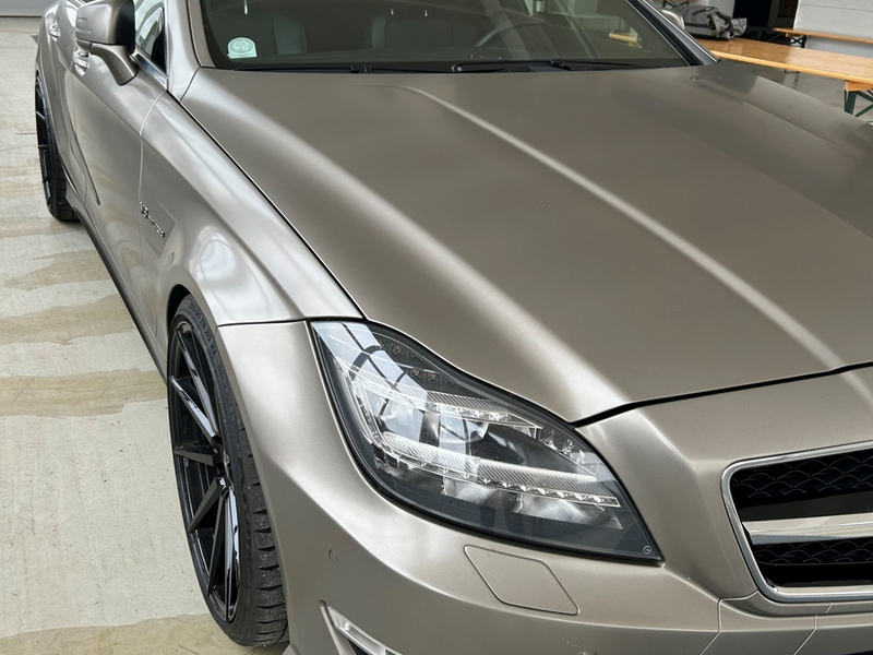 HZA-RO: Zoll stoppt Transporter mit Luxuslimousine auf Anhänger aus der Schweiz - Foto: presseportal.de