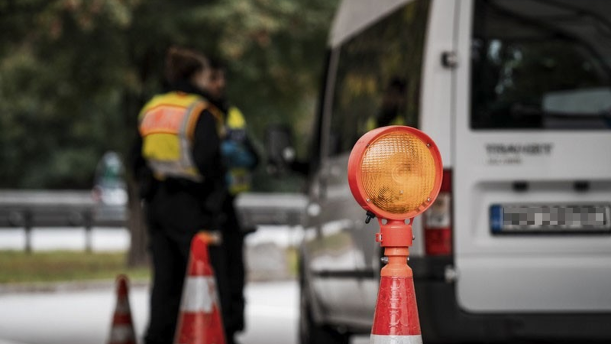 Bundespolizeidirektion München: Inder mit vier gefälschten Führerscheinen unterwegs/ Bundespolizei verhängt vierjährige Wiedereinreisesperre - Foto: presseportal.de