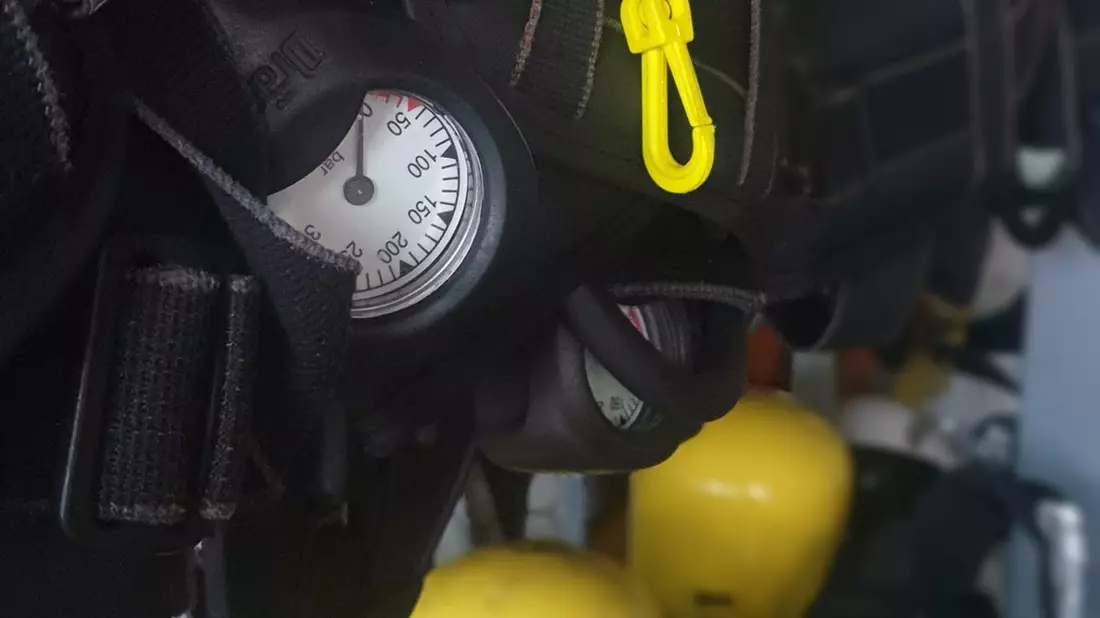 FW-RS: Feuerwehr Remscheid zu Verpuffung mit Gasgeruch in der Elberfelder Straße - Bild: presseportal.de