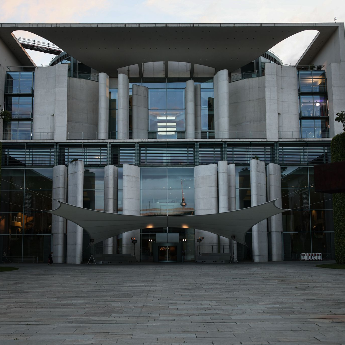 Im Bundeskanzleramt wird am Abend noch beraten. (Archivbild) - Foto: Hannes P. Albert/dpa