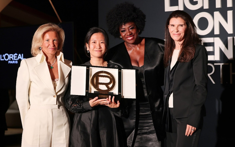 L'Oréal Paris verkündet die Gewinnerin des fünften jährlichen Lights On Women's Worth Award - ausgezeichnet wird eine vielversprechende weibliche Kurzfilmregisseurin - Foto: presseportal.de