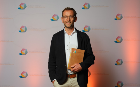 JobRad bringt Fußball-Fans aufs Rad: Preisgekröntes Engagement für Klima und Umwelt - Foto: presseportal.de JobRad bringt Fußball-Fans aufs Rad: Preisgekröntes Engagement für Klima und Umwelt - Foto: presseportal.de