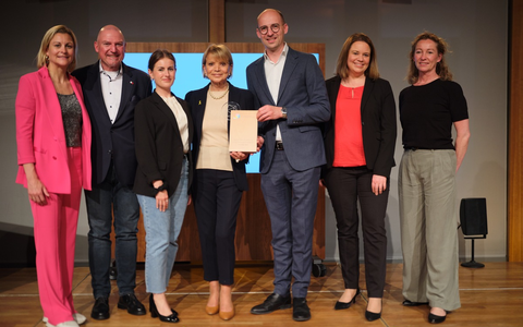 Lidl erhält Deutschen Preis für Unternehmensengagement / Gemeinsam mit brotZeit e.V. macht sich Lidl für Chancengerechtigkeit unter Kindern stark - Foto: presseportal.de