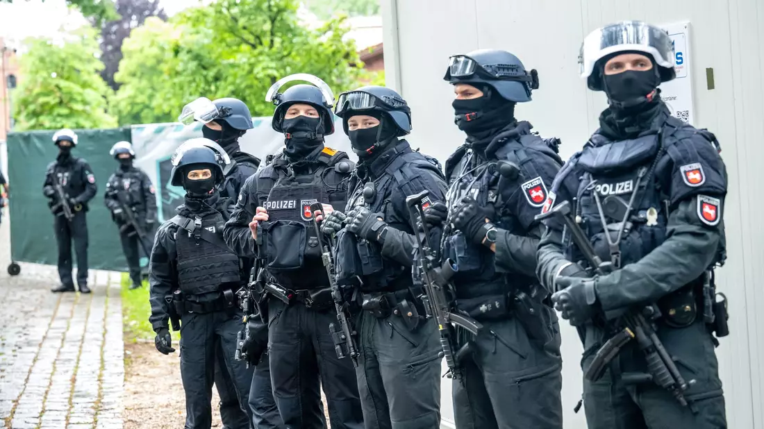 Die Miete für die Reithalle beläuft sich auf rund 3,6 Millionen Euro. - Bild: Sina Schuldt/dpa