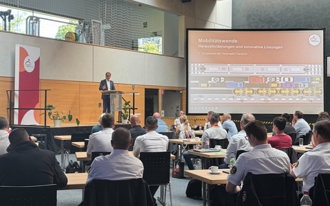 FW-F: Feuerwehr Frankfurt veranstaltet erstes Symposium zur Mobilitätswende: Fokus auf Lösungen für eine sichere Stadt von morgen - Foto: presseportal.de