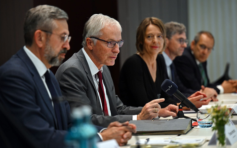 Wie umgehen mit Rechtsreferendaren, bei denen Zweifel an der Verfassungstreue besteht? Unter anderem mit dieser Frage haben sich die Präsidentinnen und Präsidenten der Oberlandesgerichte, des Kammergerichts, des Bayerischen Obersten Landesgerichts und des Bundesgerichtshofs bei ihrer Jahrestagung in Weimar beschäftigt. - Foto: Martin Schutt/dpa