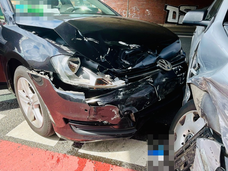 POL-DU: Duissern: Duo flüchtet nach Verkehrsunfall - Zeugen gesucht - Foto: presseportal.de