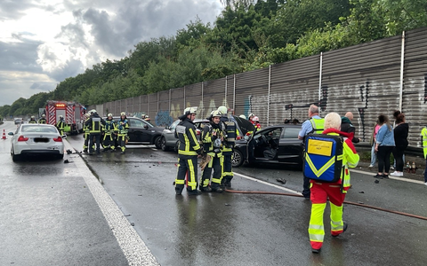FW-BO: Verkehrsunfall auf A448 mit mehreren Pkw - Foto: presseportal.de
