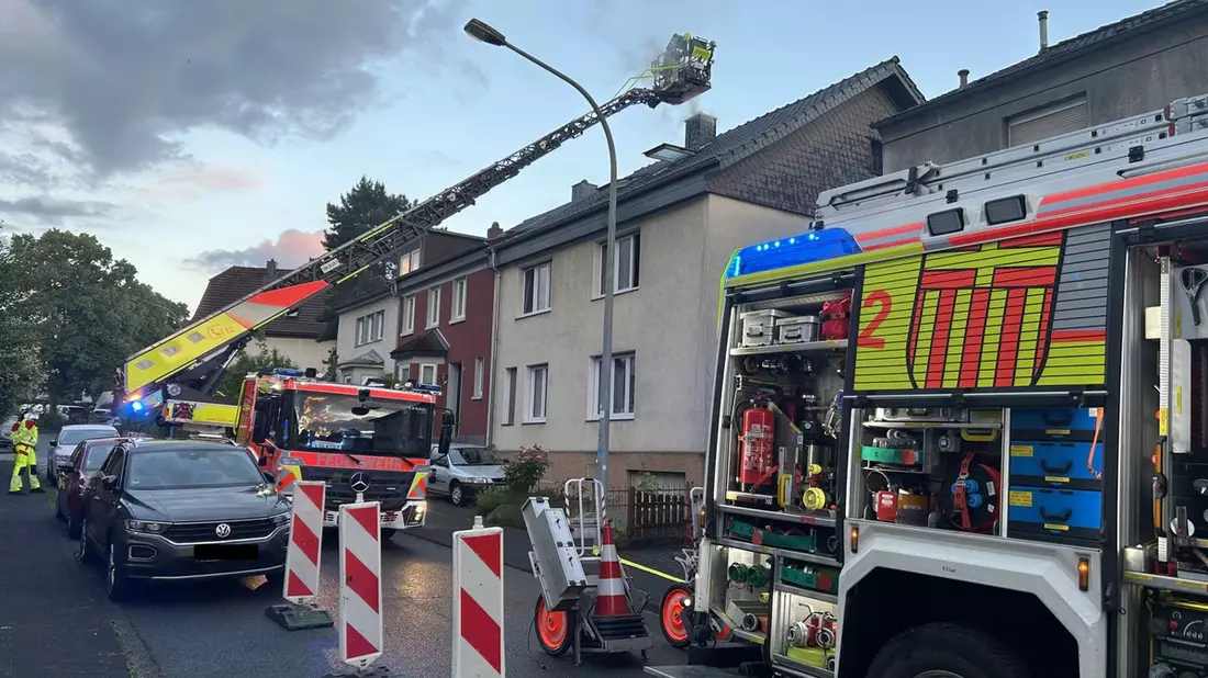 FW Paderborn: Gemeldeter Zimmerbrand in der Wigbertstraße - Bild: presseportal.de