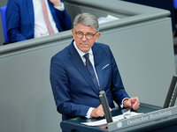 Wolfram Weimer nimmt sich Google und Co auf die Agenda, wie er sagt. (Archivbild) - Foto: Michael Kappeler/dpa