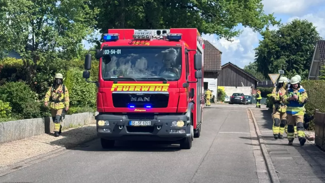 FW-SE: Verdacht auf radioaktiven Fund in Hasenkrug - Feuerwehren und ABC-Zug im Gefahrguteinsatz - Bild: presseportal.de
