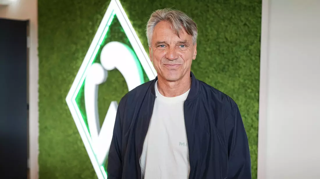 Horst Steffen wird als neuer Werder-Trainer präsentiert. - Bild: Werder Bremen/dpa