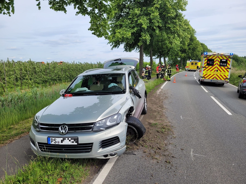 POL-STD: 49-jährige Motorradfahrerin bei Unfall im Alten Land schwer verletzt - Foto: presseportal.de