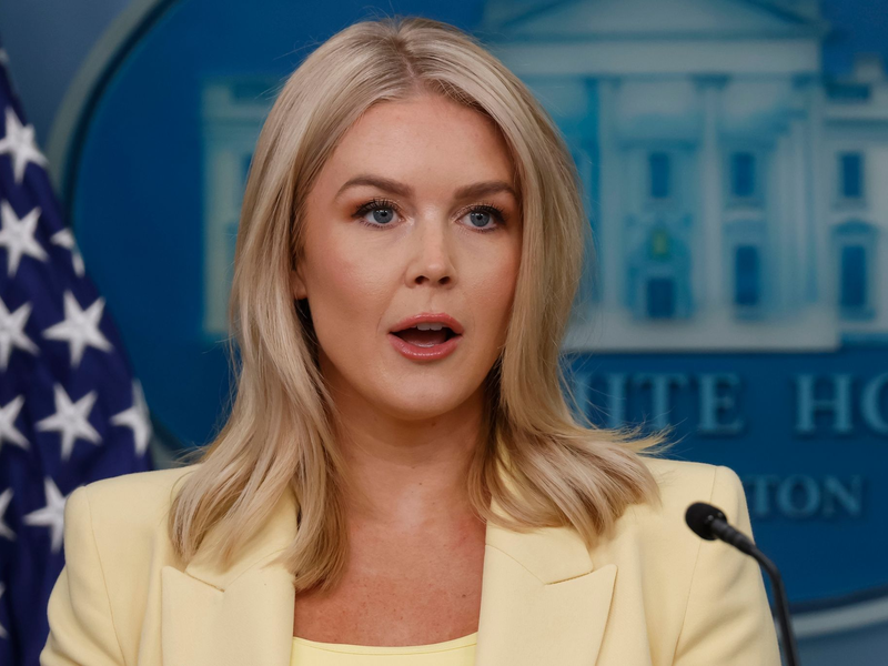 Die Pressesprecherin des Weißen Hauses, Karoline Leavitt, verteidigt die Zollpolitik des Präsidenten.  - Foto: Mehmet Eser/ZUMA Press Wire/dpa