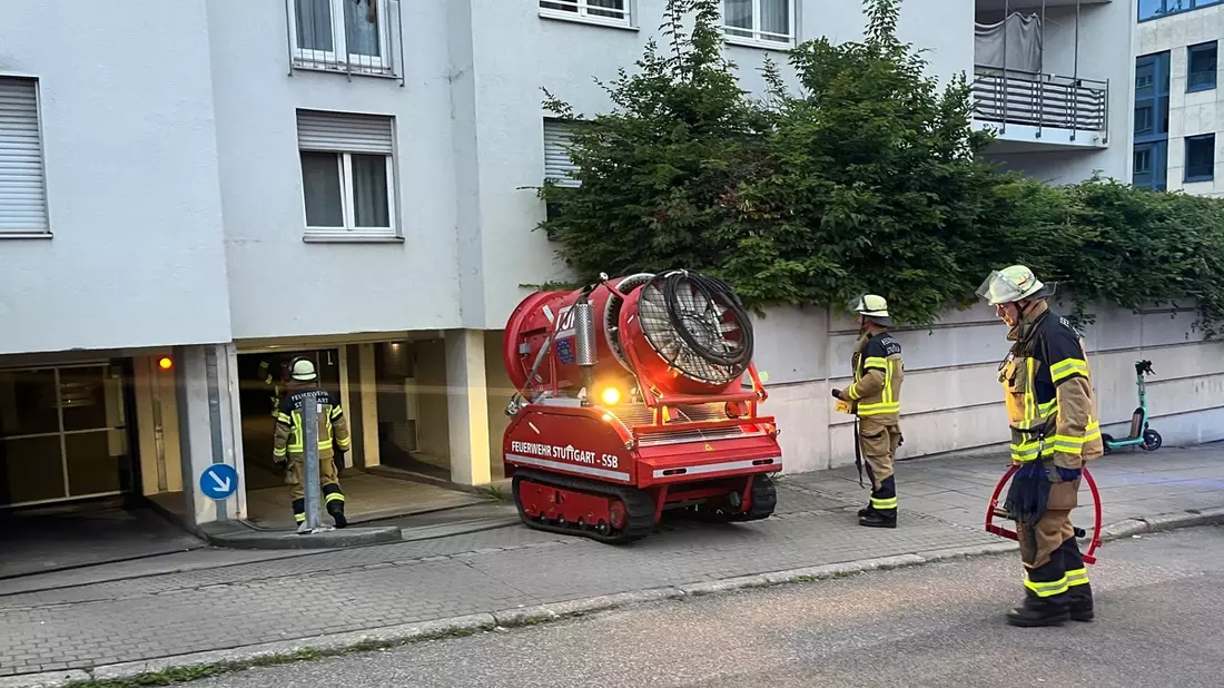 FW Stuttgart: Kleinbrand in Tiefgarage sorgt für starke Rauchentwicklung - Bild: presseportal.de