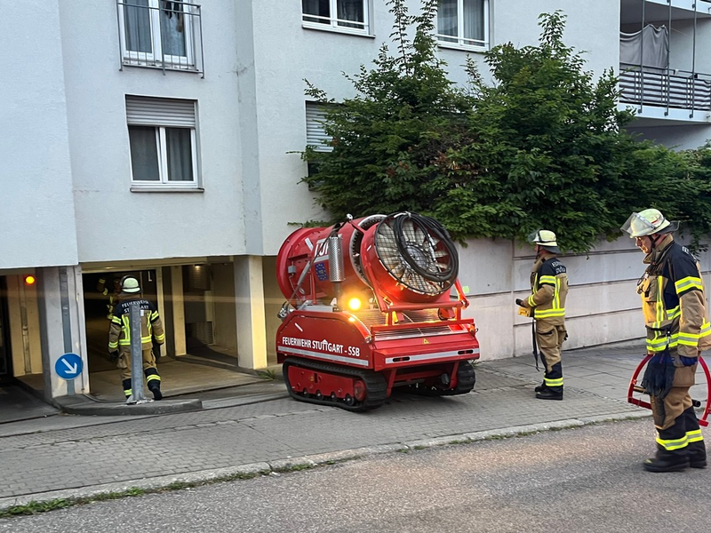 FW Stuttgart: Kleinbrand in Tiefgarage sorgt für starke Rauchentwicklung - Foto: presseportal.de
