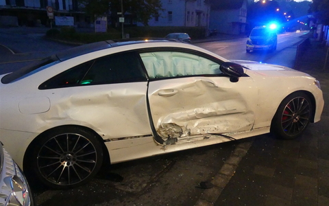 POL-GM: Unfall fordert zwei leicht Verletzte - Foto: presseportal.de