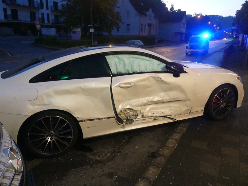 POL-GM: Unfall fordert zwei leicht Verletzte - Foto: presseportal.de