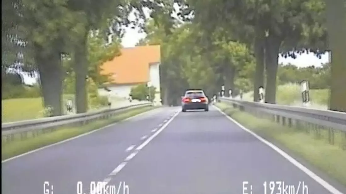 POL-NB: Wieder ein Raser mit Kind im Auto - Bild: presseportal.de