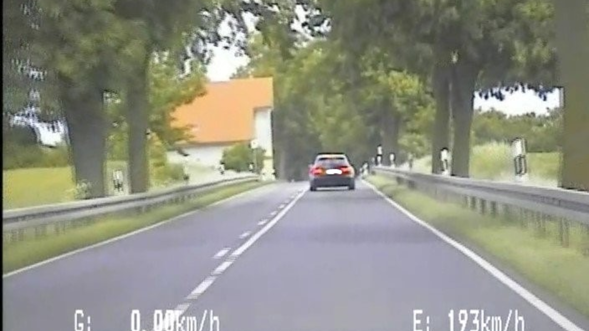 POL-NB: Wieder ein Raser mit Kind im Auto - Foto: presseportal.de