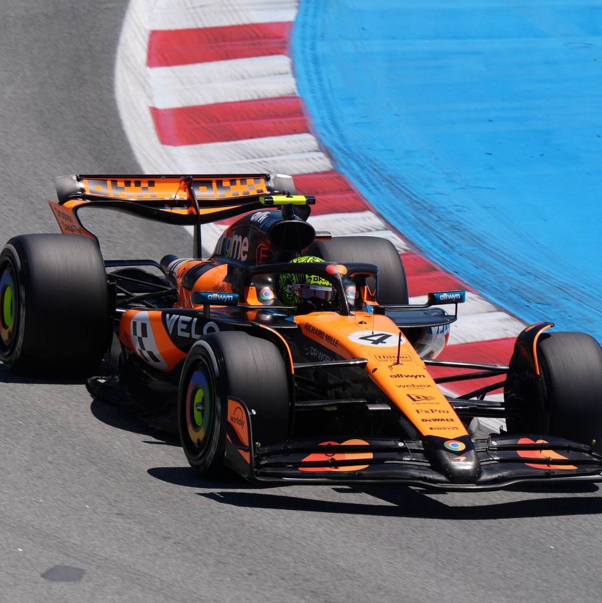 Harry Kane drückte Landsmann Lando Norris die Daumen. - Foto: Bradley Collyer/PA Wire/dpa