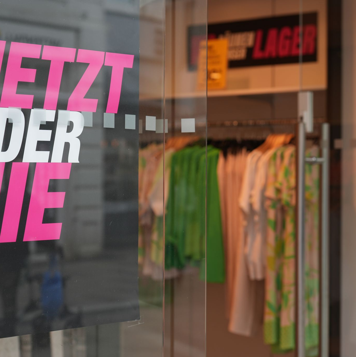 Die Modemarke ist bekannt - sie soll es auch künftig geben. - Foto: Marcus Brandt/dpa