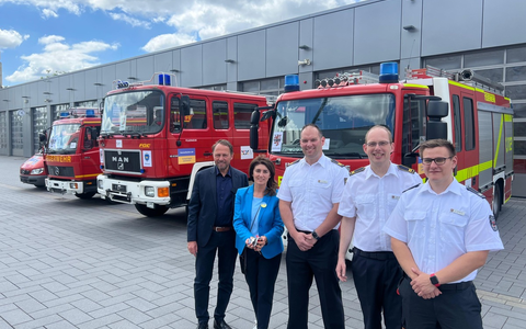 FW-LEV: Leverkusen übergibt Feuerwehrfahrzeuge an Ukraine - Foto: presseportal.de