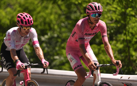 Lässt sich nicht abhängen: Der Mexikaner Isaac del Toro. - Foto: Marco Alpozzi/LaPresse/AP/dpa