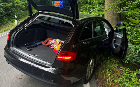 FW-EN: Verkehrsunfall auf der Ender TalstraĂe - Zwei Personen leicht verletzt - Foto: presseportal.de FW-EN: Verkehrsunfall auf der Ender TalstraĂe - Zwei Personen leicht verletzt - Foto: presseportal.de